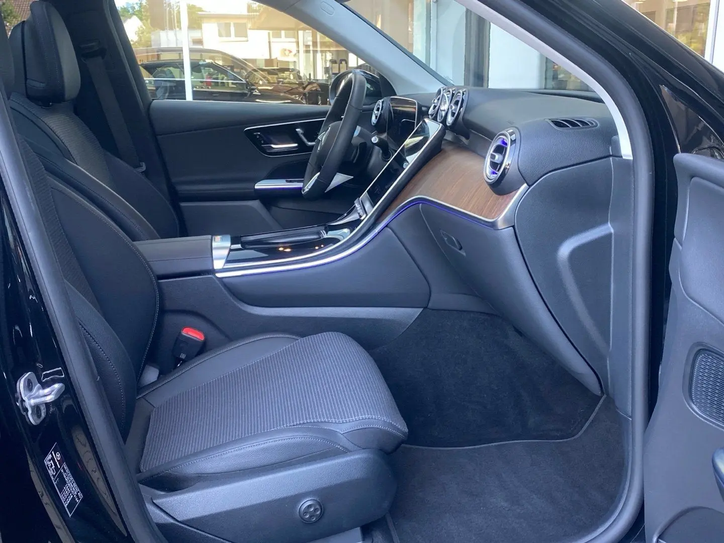 GLC 300 e 4M Avantgarde Panorama Kamera AHK LED