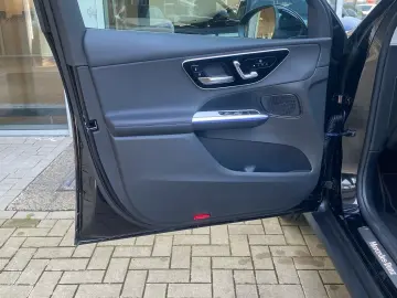 GLC 300 e 4M Avantgarde Panorama Kamera AHK LED