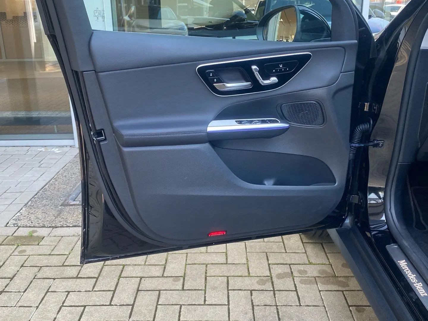 GLC 300 e 4M Avantgarde Panorama Kamera AHK LED