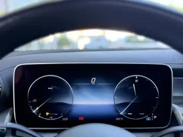 GLC 300 d AMG PANORAMA 4-MATIC NAVI MBUX 1.HAND