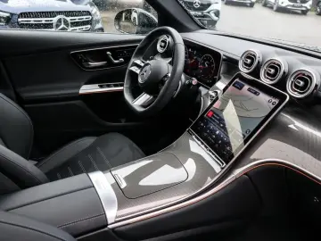 GLC 300 4M AMG-Sport Pano AHK Distr Winter Memo