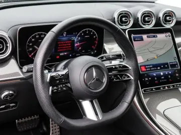 GLC 300 4M AMG-Sport Pano AHK Distr Winter Memo