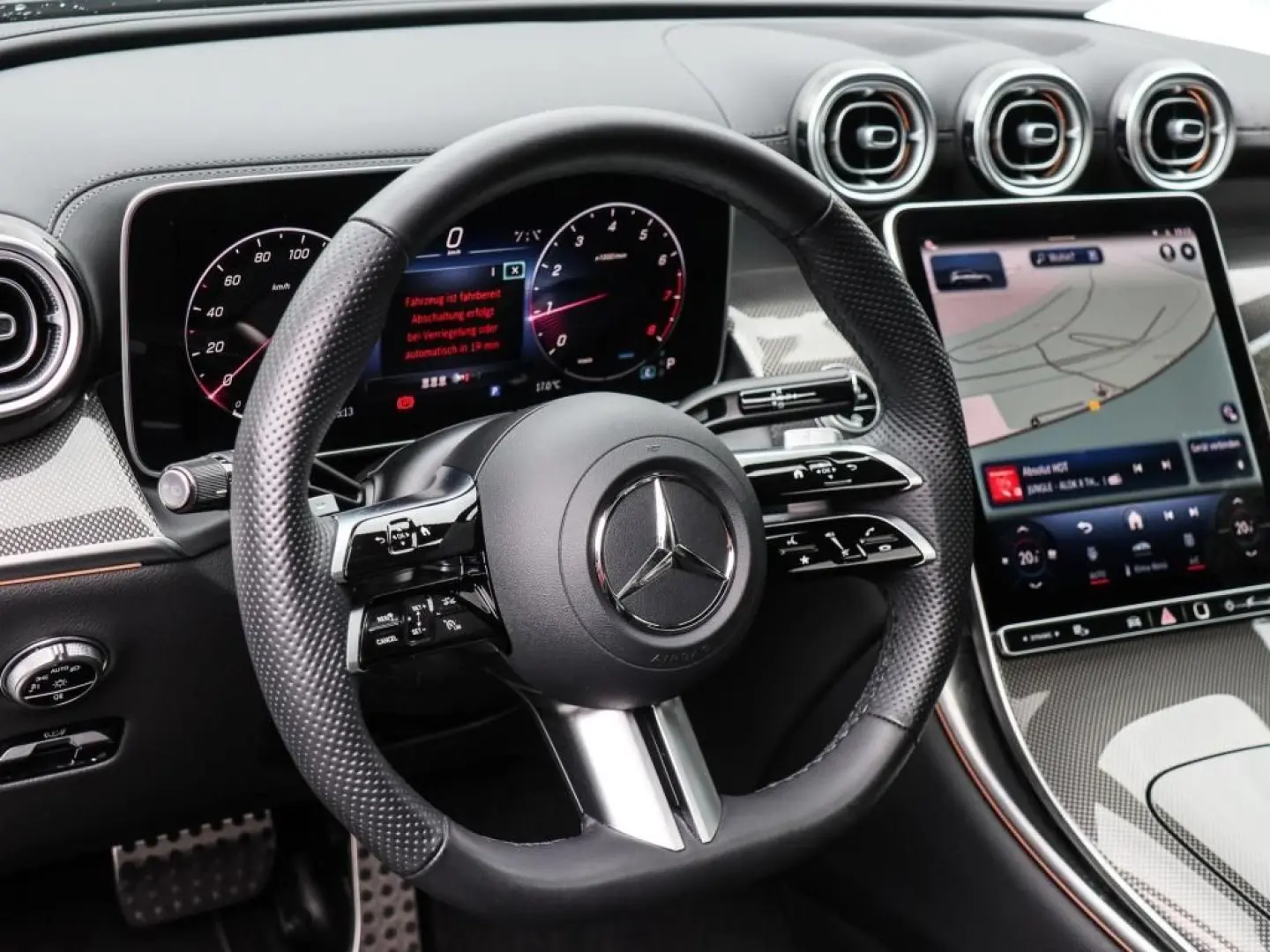GLC 300 4M AMG-Sport Pano AHK Distr Winter Memo