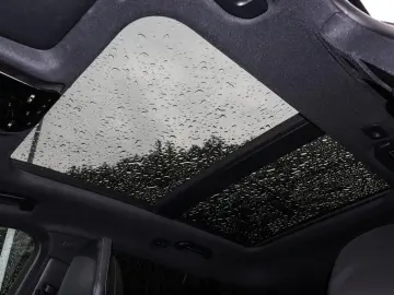 GLC 300 4M AMG-Sport Pano AHK Distr Winter Memo