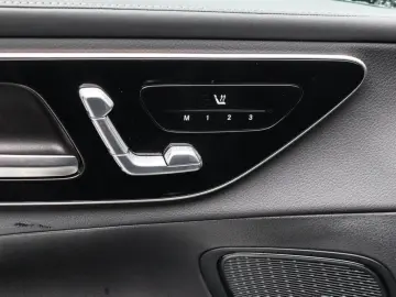 GLC 300 4M AMG-Sport Pano AHK Distr Winter Memo