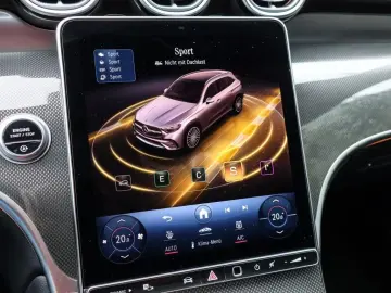 GLC 300 4M AMG-Sport Pano AHK Distr Winter Memo