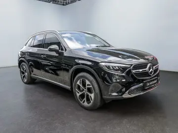 GLC 300 e 4M   AVANTGARDE SPUR PANO AHK 360 PDC