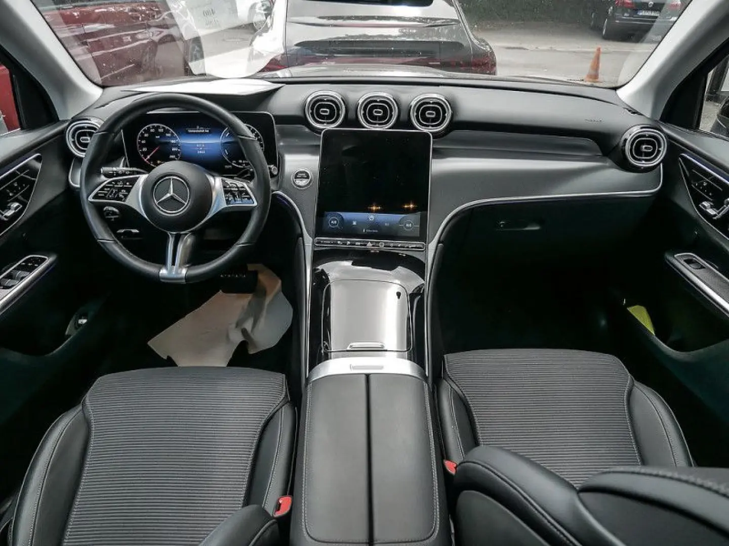 GLC 300 e 4M   AVANTGARDE SPUR PANO AHK 360 PDC
