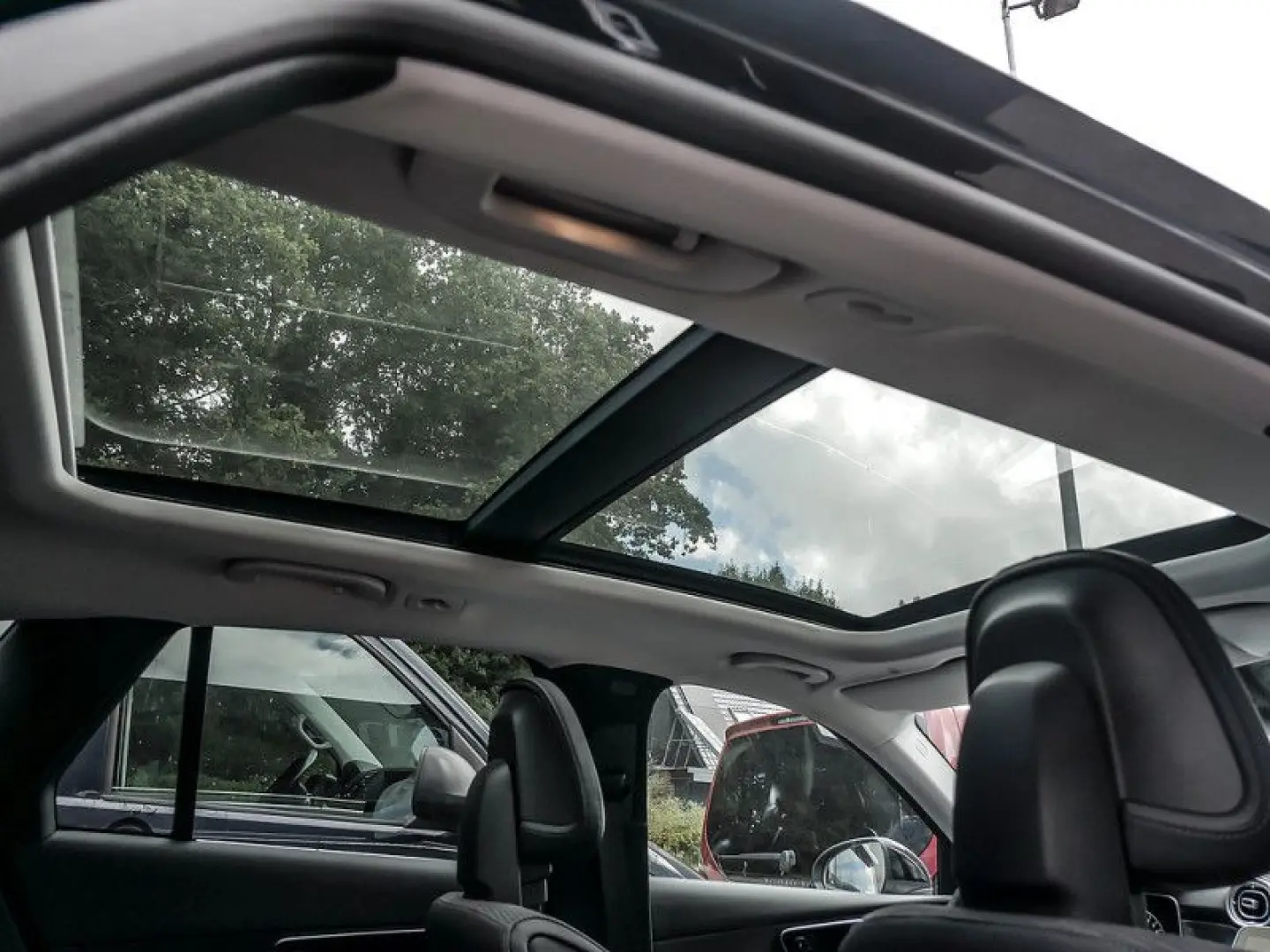 GLC 300 e 4M   AVANTGARDE SPUR PANO AHK 360 PDC