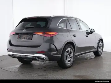 GLC 300 4M AMG-LINE  AHK PANO KAMERA LED 19 SHZ