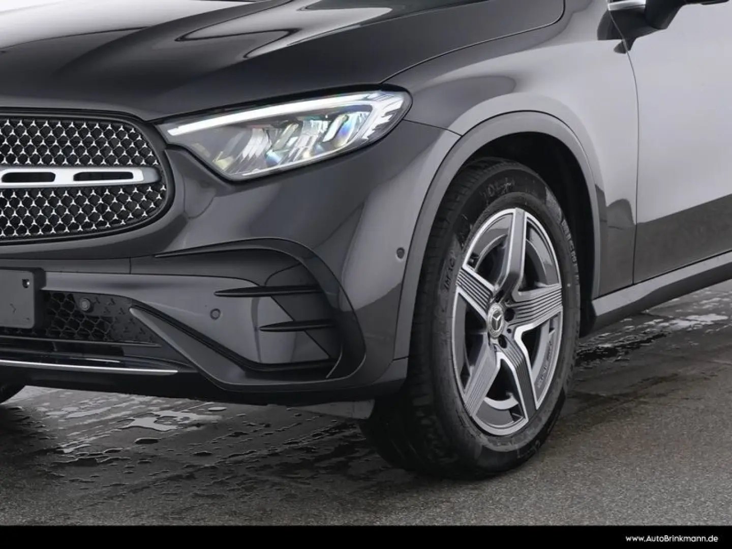 GLC 300 4M AMG-LINE  AHK PANO KAMERA LED 19 SHZ
