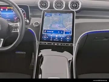 GLC 300 4M AMG-LINE  AHK PANO KAMERA LED 19 SHZ