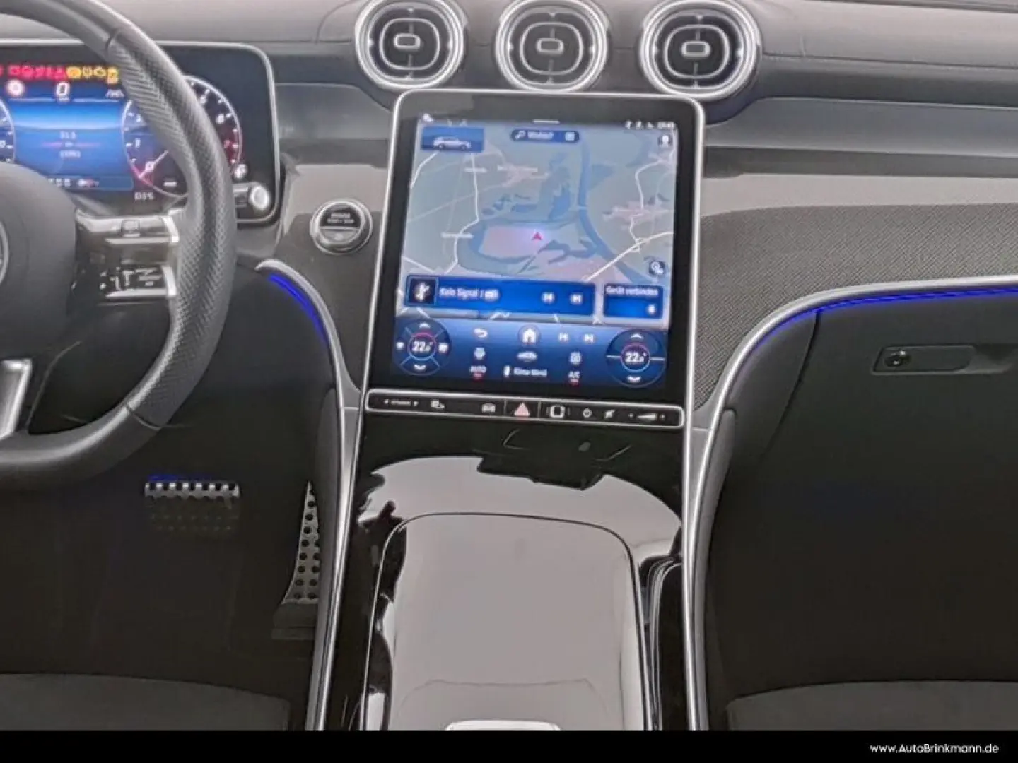 GLC 300 4M AMG-LINE  AHK PANO KAMERA LED 19 SHZ