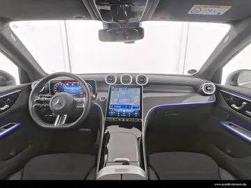 GLC 300 4M AMG-LINE  AHK PANO KAMERA LED 19 SHZ