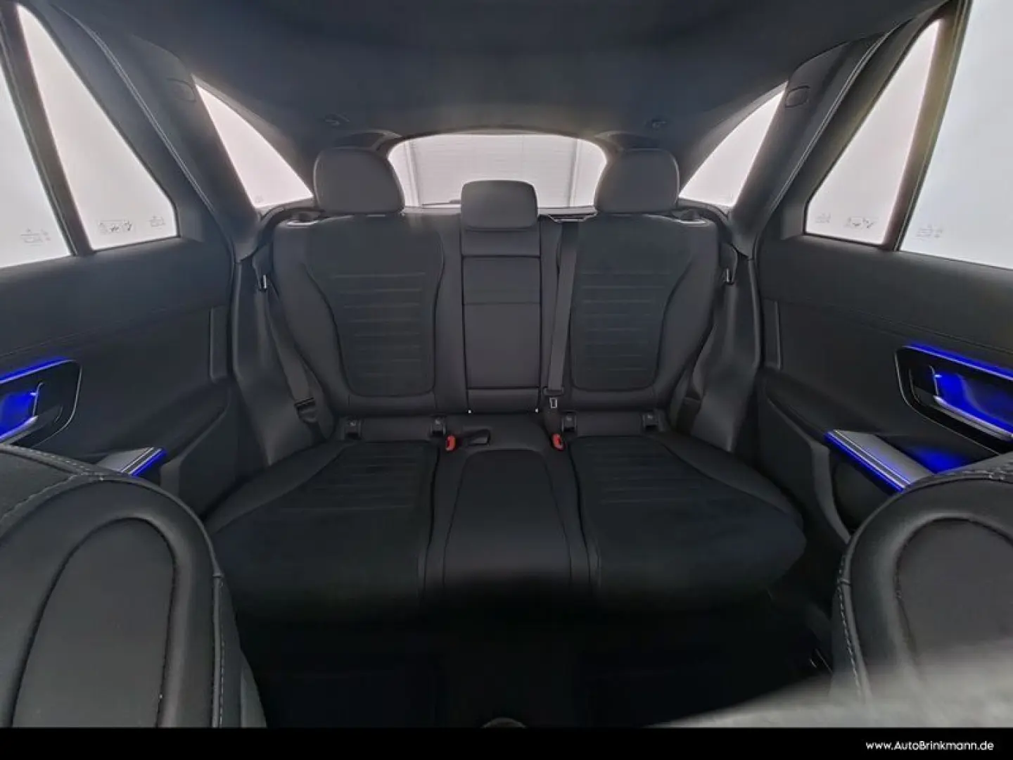GLC 300 4M AMG-LINE  AHK PANO KAMERA LED 19 SHZ