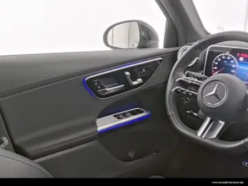 GLC 300 4M AMG-LINE  AHK PANO KAMERA LED 19 SHZ