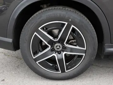 GLC 300 e 4M AMG-Sport LED Cam Pano Sound 20'