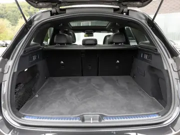 GLC 300 e 4M AMG-Sport LED Cam Pano Sound 20'