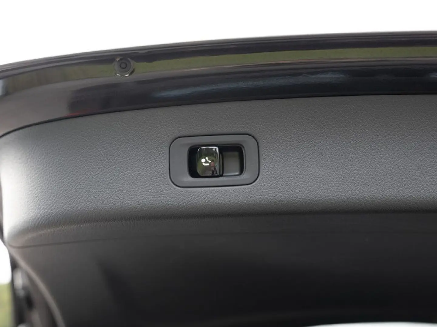 GLC 300 e 4M AMG-Sport LED Cam Pano Sound 20'