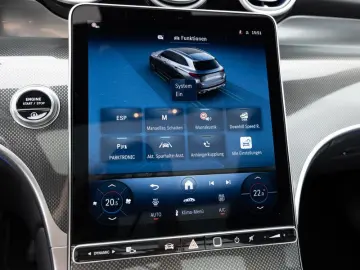 GLC 300 e 4M AMG-Sport LED Cam Pano Sound 20'