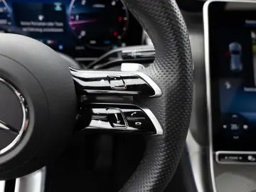 GLC 300 e 4M AMG-Sport LED Cam Pano Sound 20'