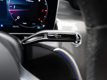 GLC 300 e 4M AMG-Sport LED Cam Pano Sound 20'