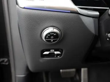 GLC 300 e 4M AMG-Sport LED Cam Pano Sound 20'