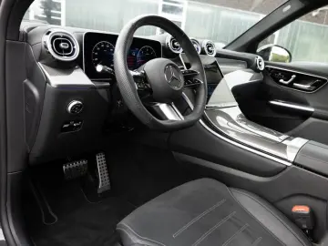 GLC 300 e 4M AMG-Sport LED Cam Pano Sound 20'