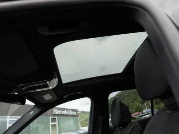 GLC 300 e 4M AMG-Sport LED Cam Pano Sound 20'