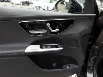 GLC 300 e 4M AMG-Sport LED Cam Pano Sound 20'