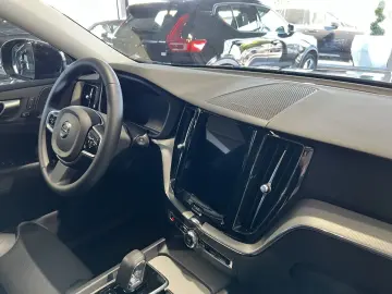 XC60 T6 Plus Dark Recharge AWD