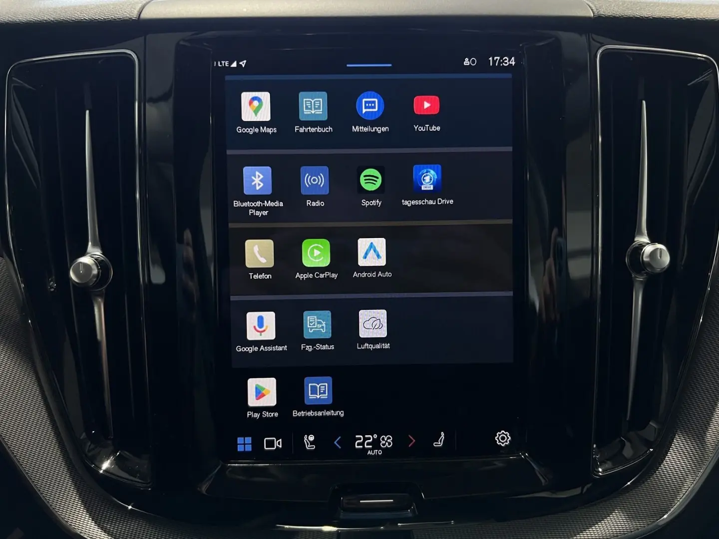 XC60 T6 Plus Dark Recharge AWD
