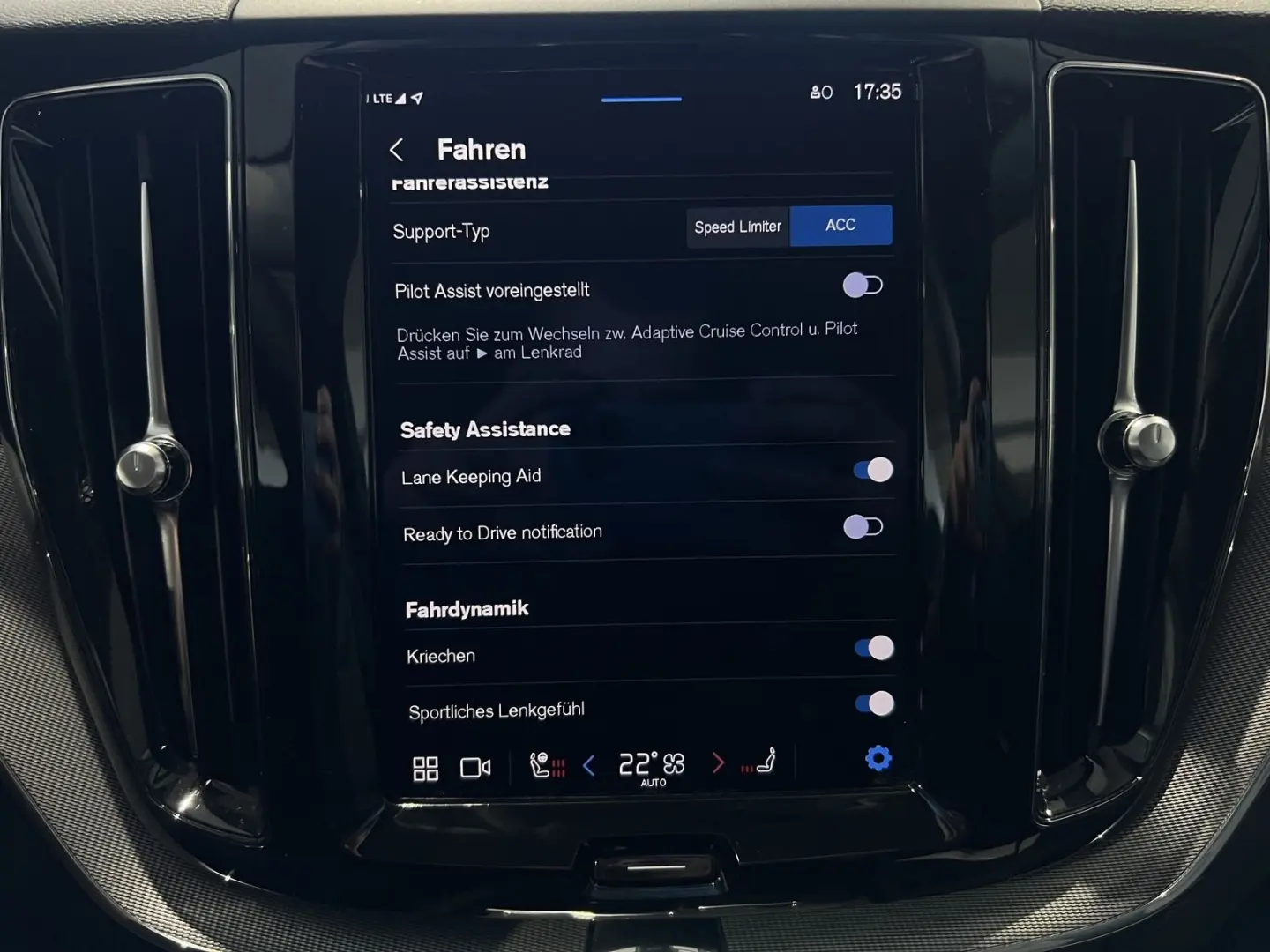 XC60 T6 Plus Dark Recharge AWD