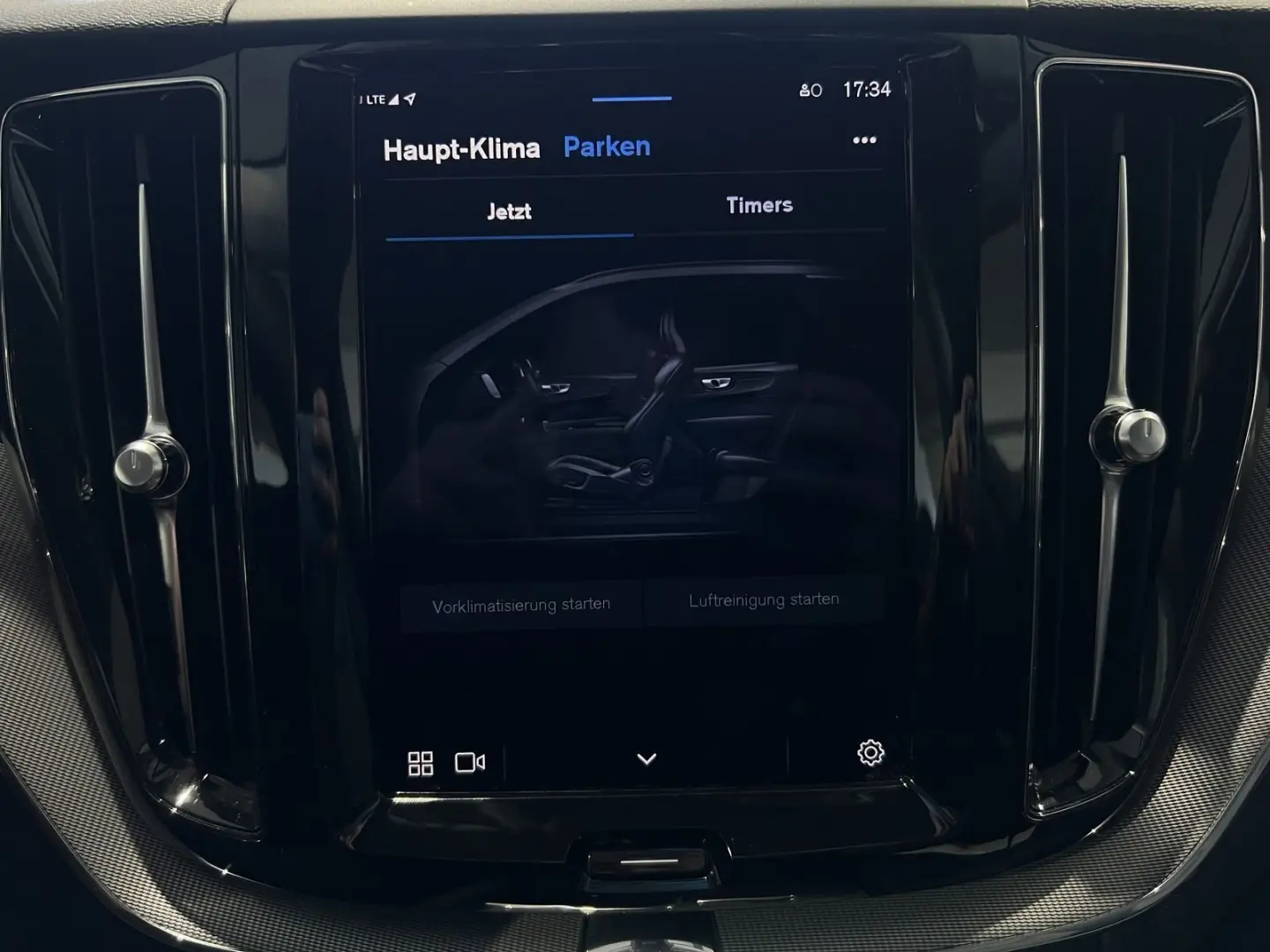 XC60 T6 Plus Dark Recharge AWD