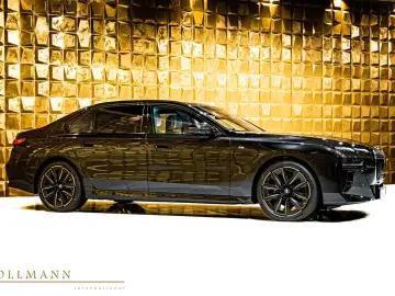 BMW 740d xDrive + M SPORT PACKAGE PRO + TV + B&W