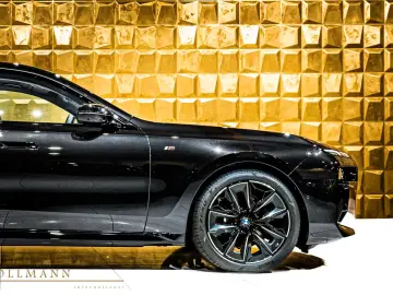 BMW 740d xDrive + M SPORT PACKAGE PRO + TV + B&W