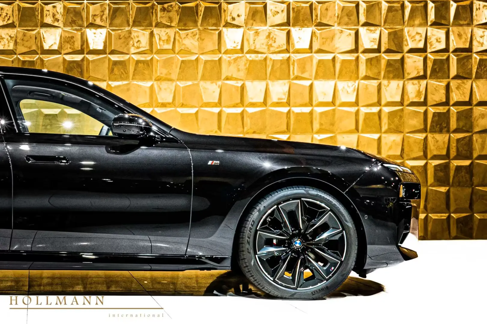 BMW 740d xDrive + M SPORT PACKAGE PRO + TV + B&W