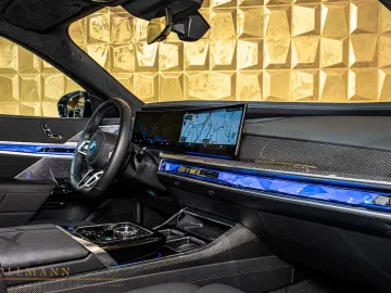 BMW 740d xDrive + M SPORT PACKAGE PRO + TV + B&W