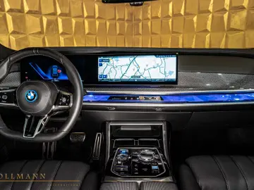 BMW 740d xDrive + M SPORT PACKAGE PRO + TV + B&W