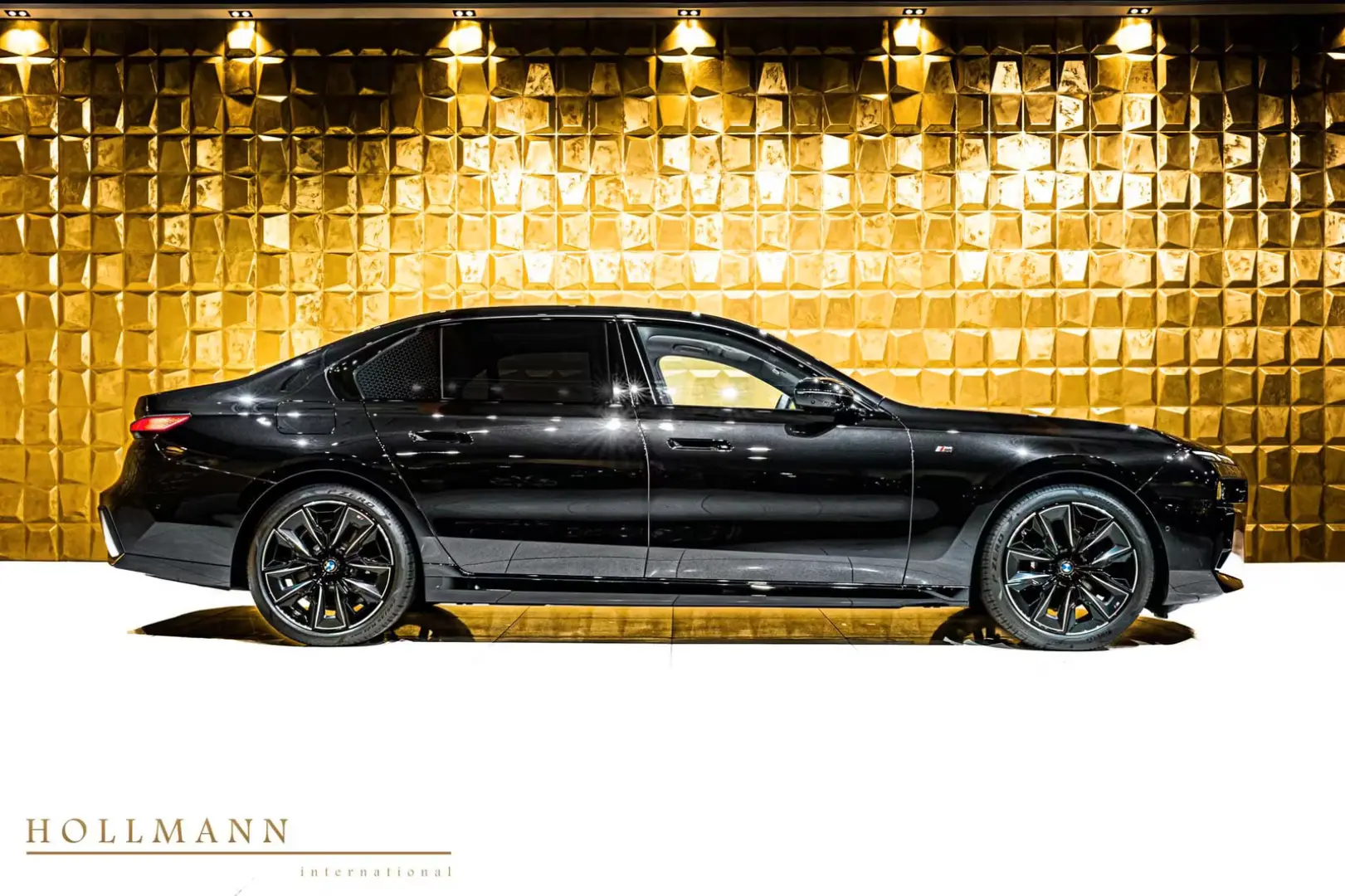 BMW 740d xDrive + M SPORT PACKAGE PRO + TV + B&W