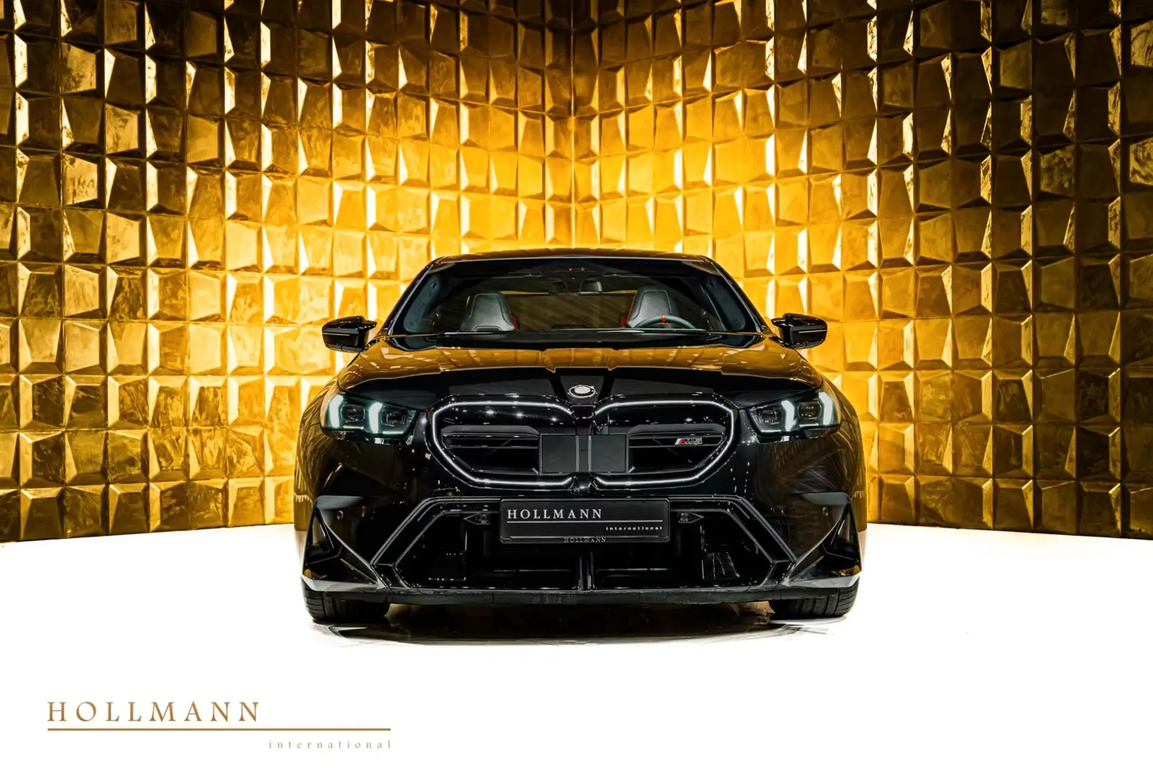 BMW M5 + Bowers & Wilkins + Carbon Ceramic Brake