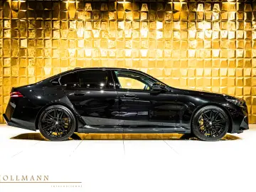 BMW M5 + Bowers & Wilkins + Carbon Ceramic Brake
