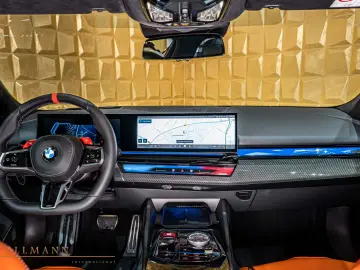 BMW M5 + Bowers & Wilkins + Carbon Ceramic Brake