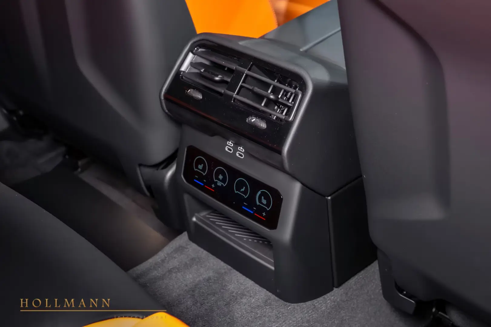 BMW M5 + Bowers & Wilkins + Carbon Ceramic Brake