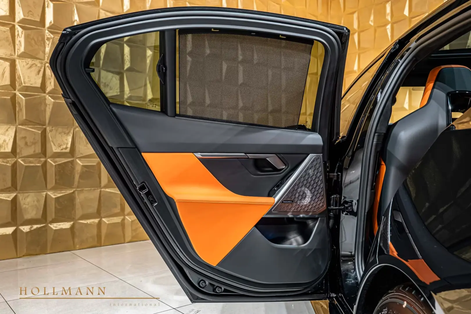 BMW M5 + Bowers & Wilkins + Carbon Ceramic Brake