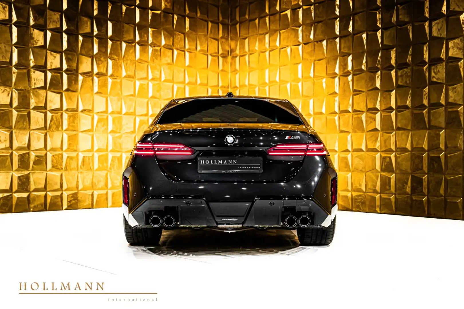 BMW M5 + Bowers & Wilkins + Carbon Ceramic Brake