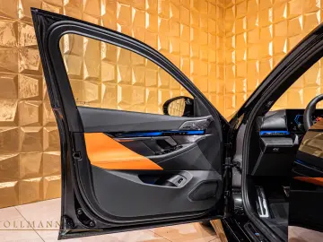 BMW M5 + Bowers & Wilkins + Carbon Ceramic Brake