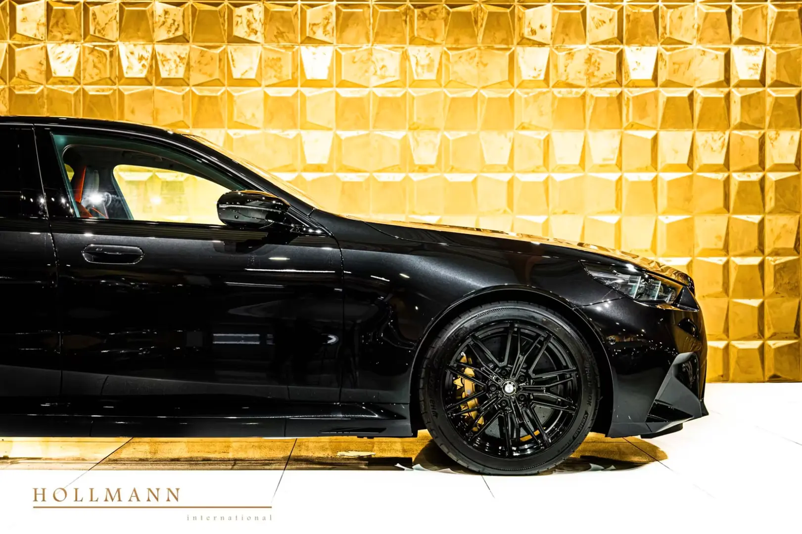 BMW M5 + Bowers & Wilkins + Carbon Ceramic Brake