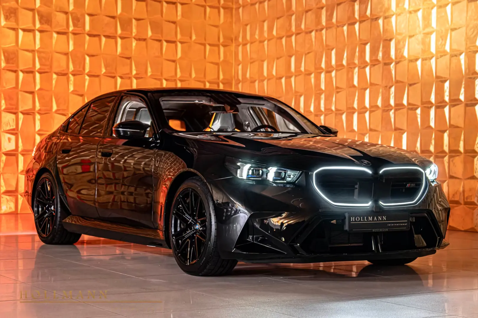BMW M5 + Bowers & Wilkins + Carbon Ceramic Brake