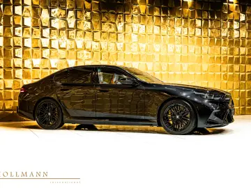 BMW M5 + Bowers & Wilkins + Carbon Ceramic Brake